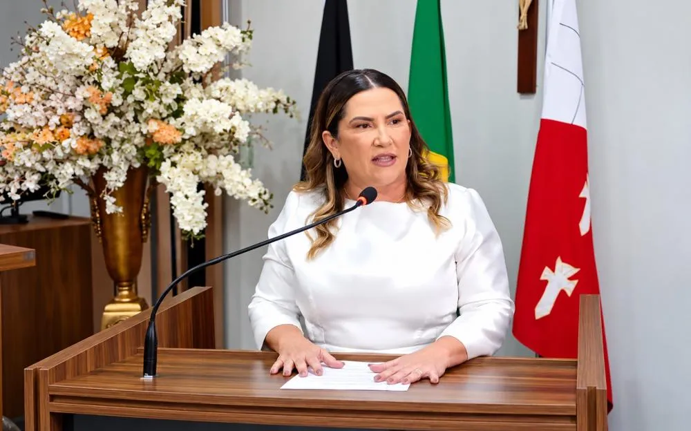 Corrinha Delfino anuncia mais de R$ 1,6 milhão em investimentos para construção de ginásio e pavimentação em Cajazeiras